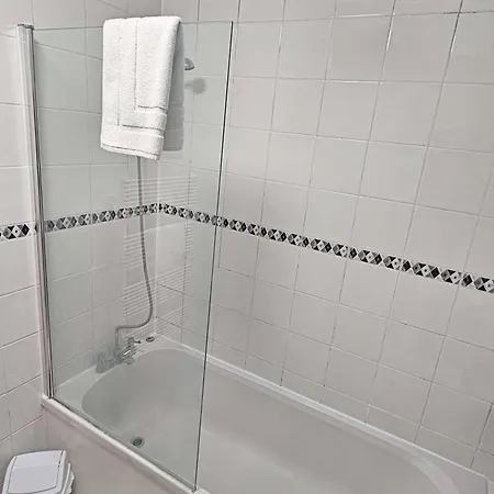 Spacious 5-br Group In Location Hébergement de vacances Bristol