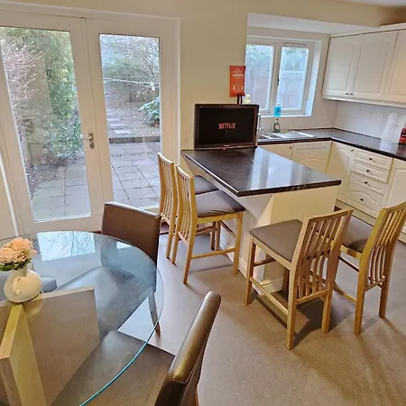 Holiday home Spacious 5-br Group In Location Bristol