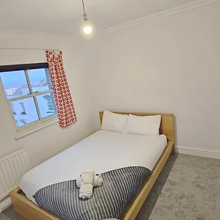 Spacious 5-br Group In Location Hébergement de vacances *