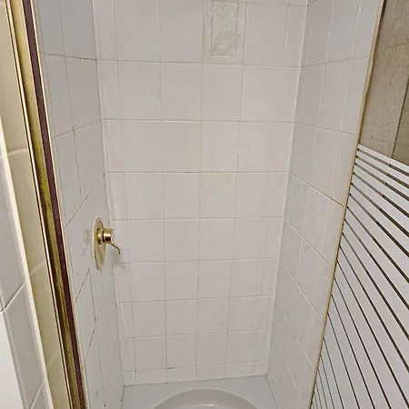 Spacious 5-br Group In Location بيت للعطل *